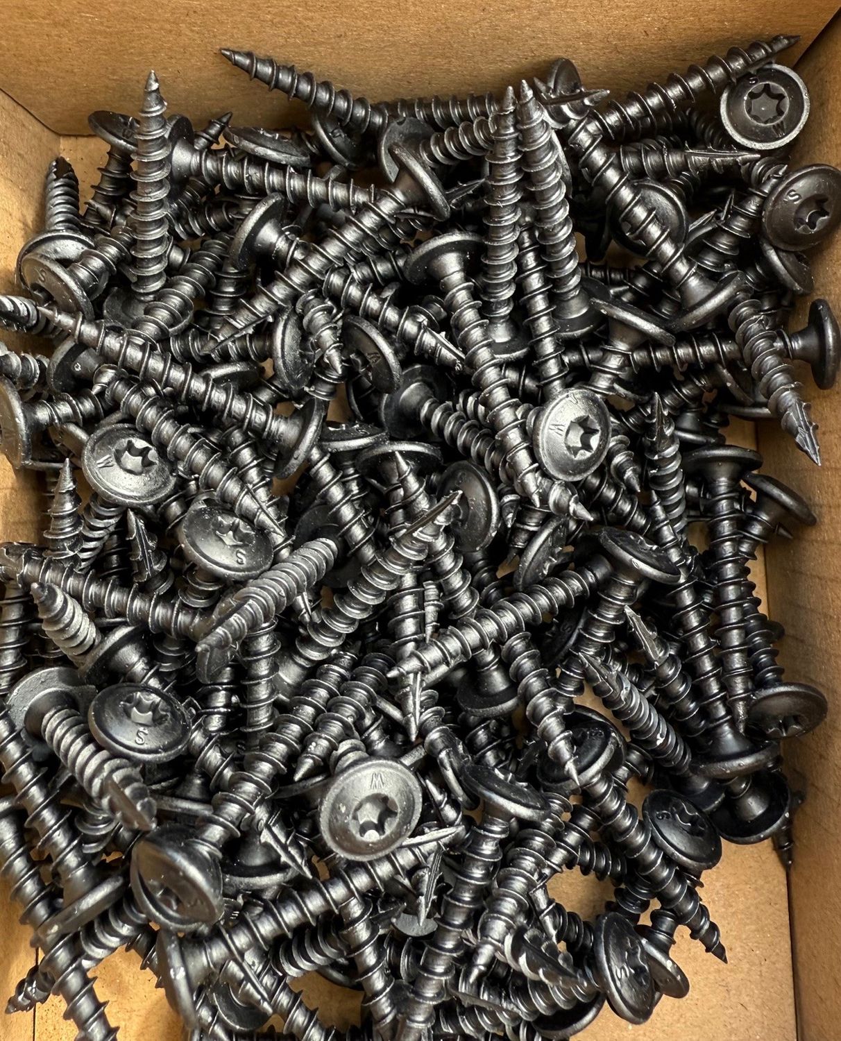 4.0mm x 30mm Black Coated Stainless Steel Wood Screws Flange Wafer Head Torx Drive Box of 200