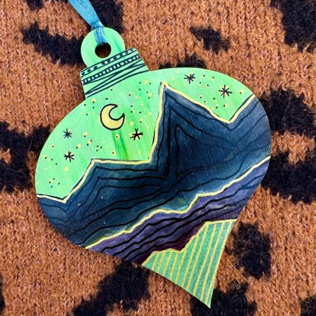 Mountains Outline Teardrop Ornament