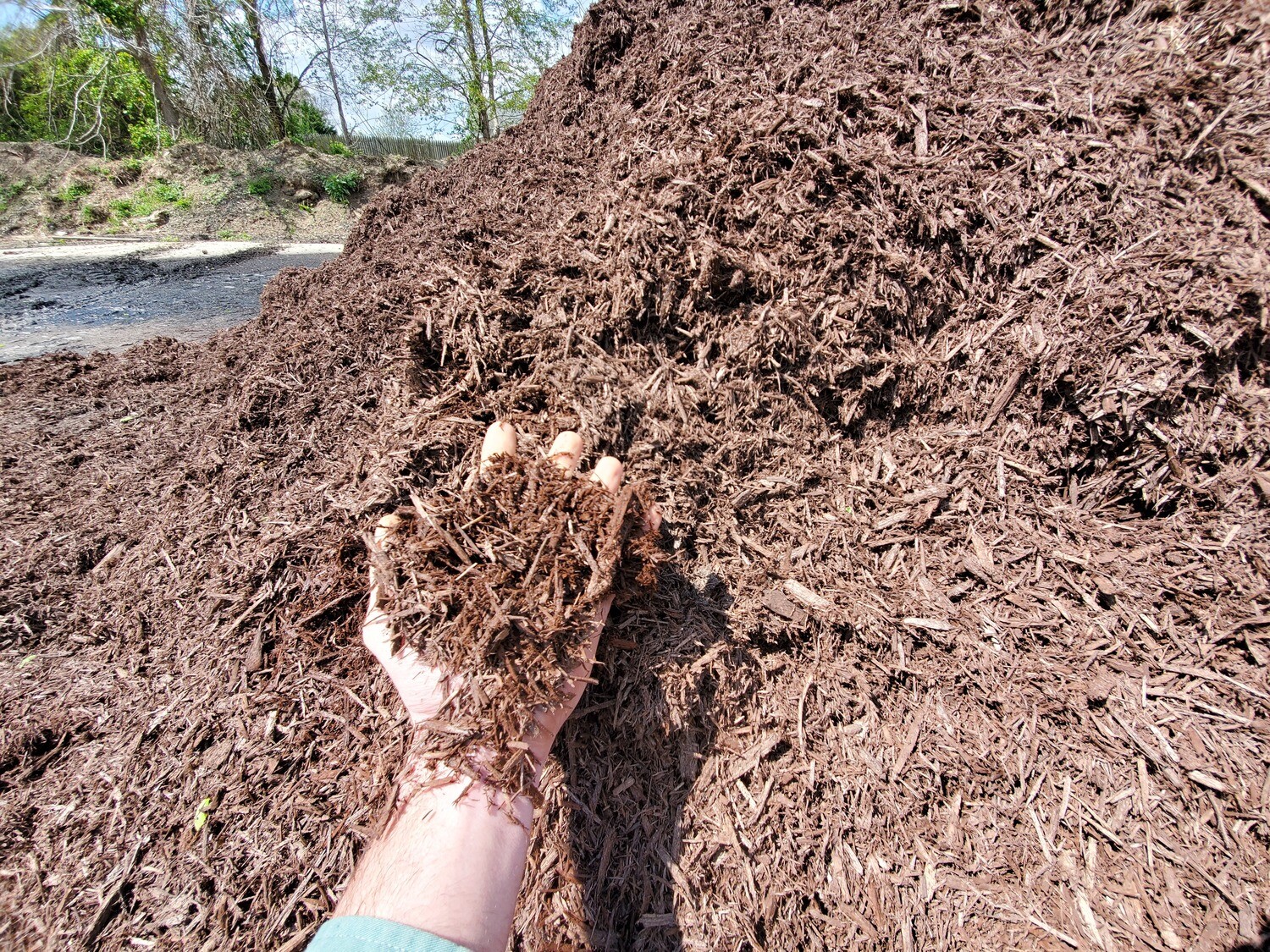 Premium Brown Hardwood Mulch