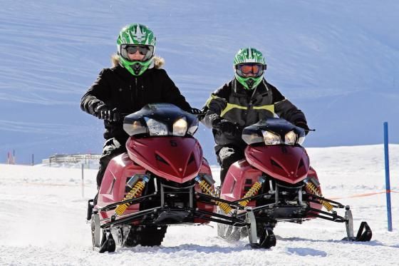 Snowmobile in Engelberg Schneetöff, MoonBike &amp; Bobsla fahren für1 Person