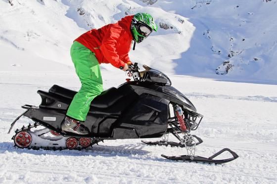 Snowmobile in Engelberg Schneetöff, MoonBike &amp; Bobsla fahren für1 Person