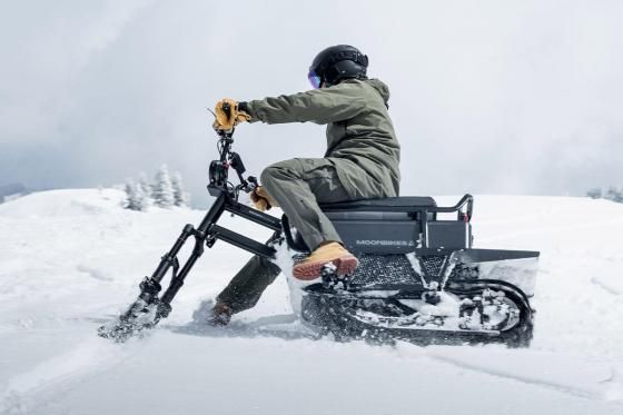 Snowmobile in Engelberg Schneetöff, MoonBike &amp; Bobsla fahren für1 Person