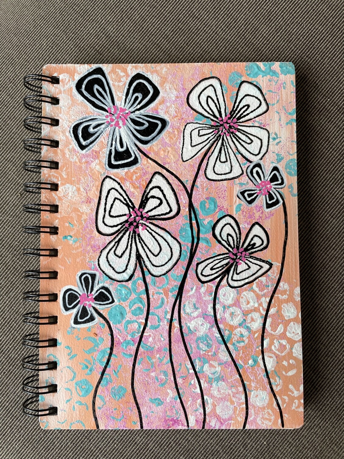Visual Art Diary A5 120 Page Black &amp; White Flowers