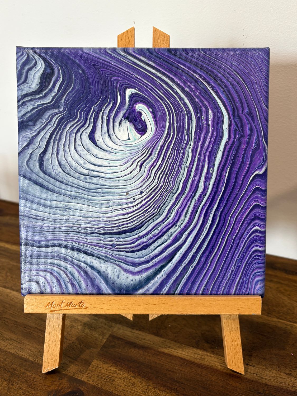 Table Top - Purple Rings + Display Easel