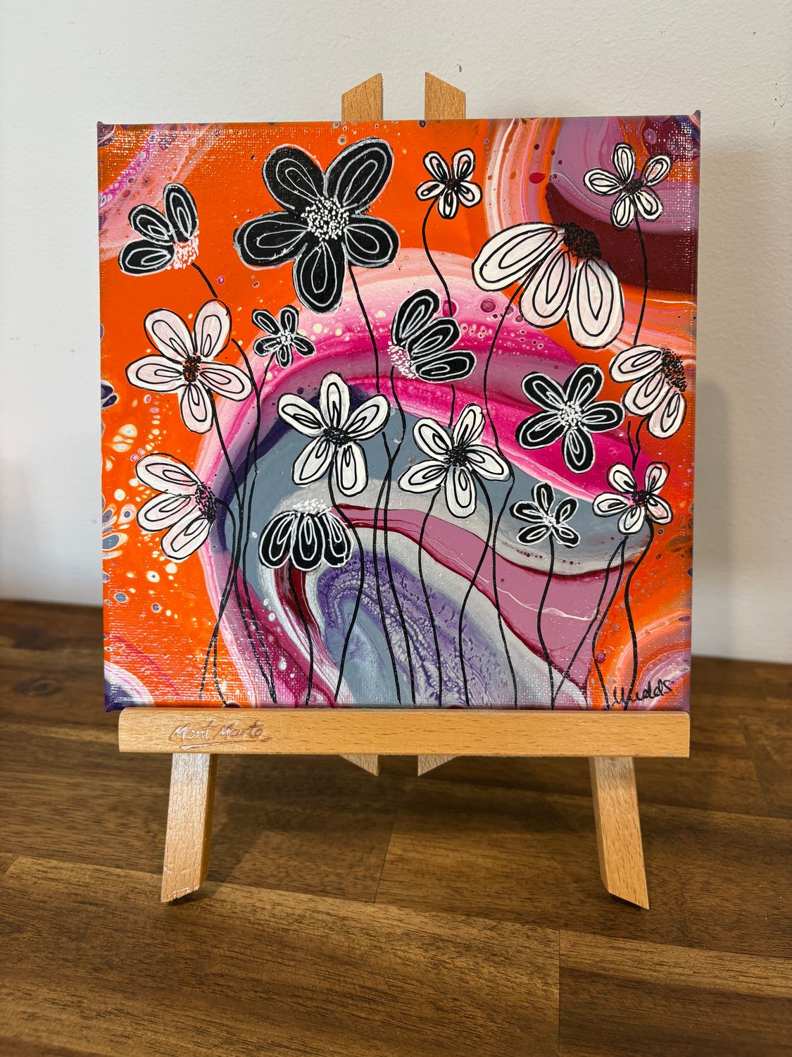 Table Top - Mono Flowers  + Display Easel