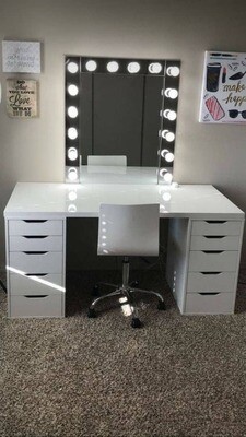 Luxurious dressing mirror