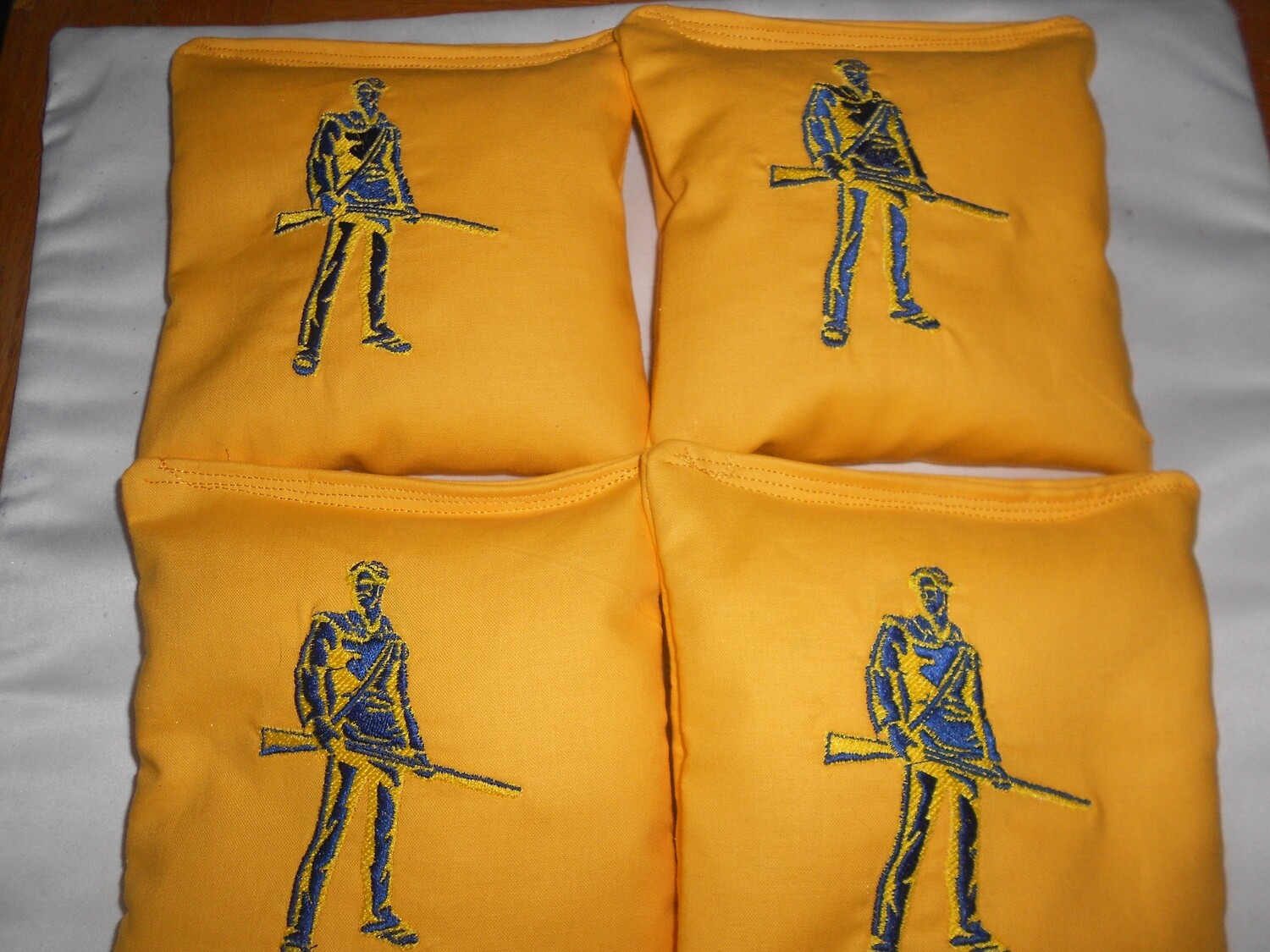 West Virgina Embroidered   set of 4 Bags