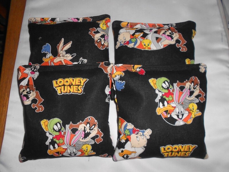 Looney Tunes  Set of 4 bags