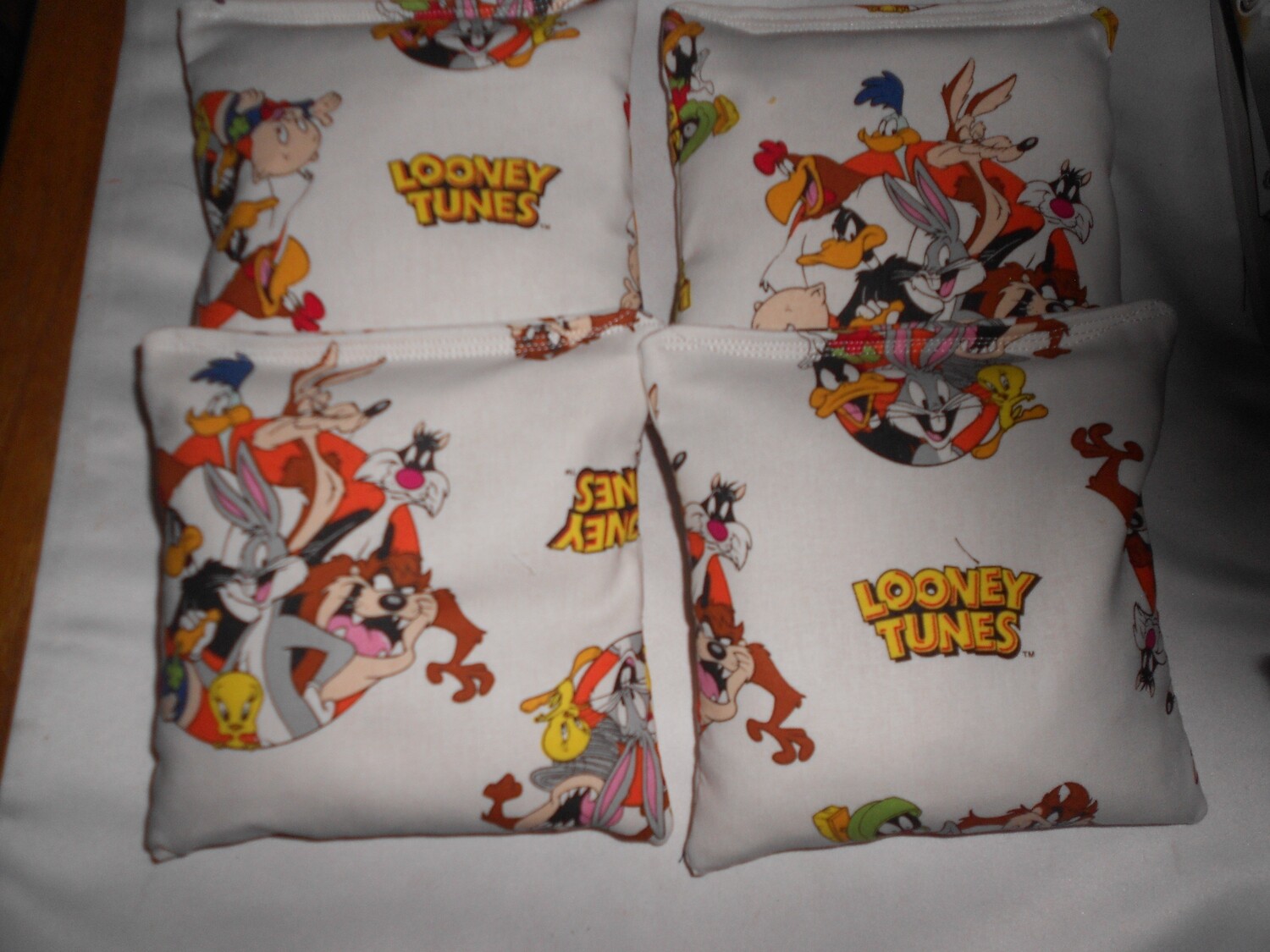 Looney Tunes  Set of 4 bags