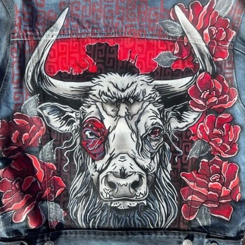 Denim Jacket Vintage Susan Size 16 Custom Airbrushed Wearable Art Back Design Bull with Red Peonies