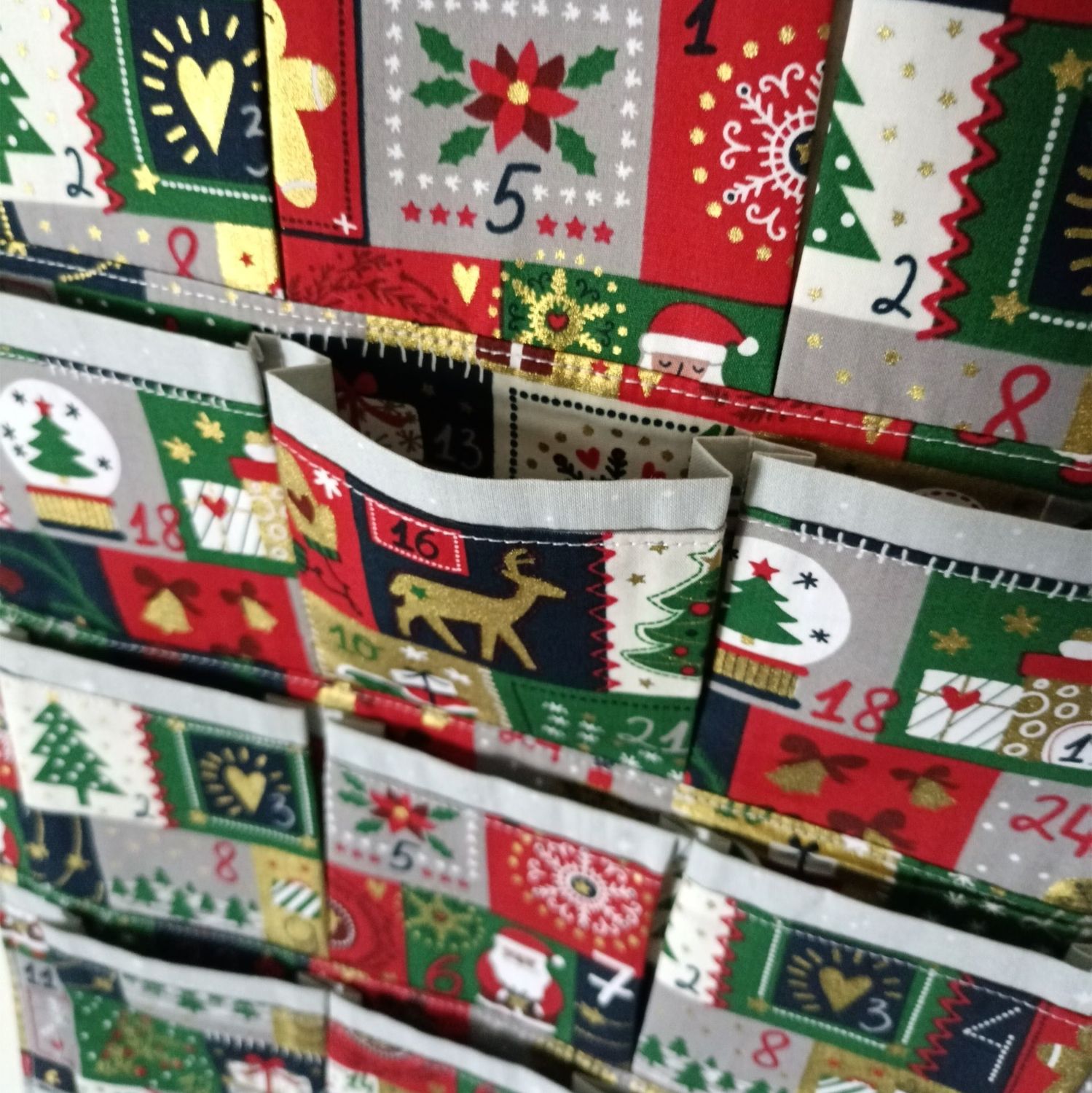 CALENDIER DE L'AVENT Evan - Multico CALENDIER DE L'AVENT Evan - Multico