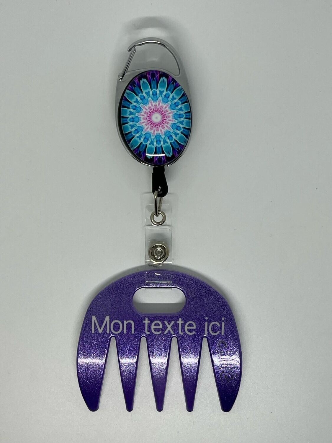 Grat-grat violet pailleté personnalisé  - Clipper mandala bleu rose, dans son coffret cadeau.