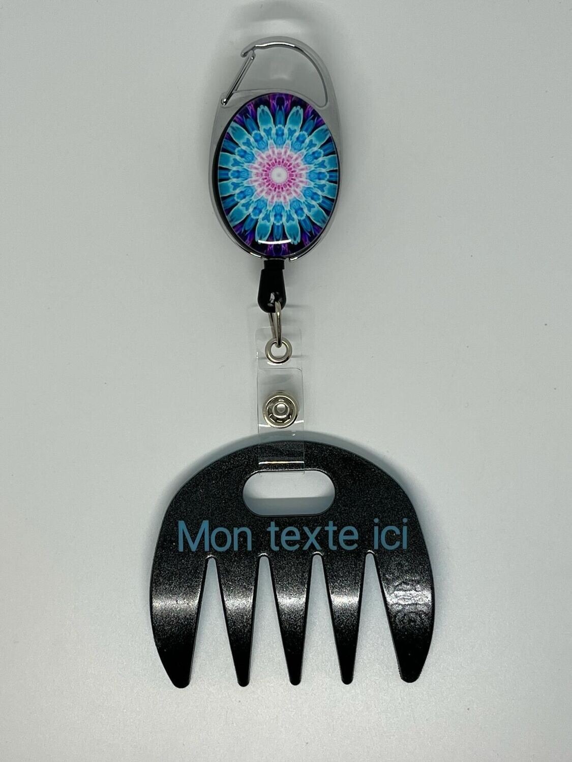 Grat-grat noir pailleté personnalisé  - Clipper mandala bleu rose, dans son coffret cadeau.