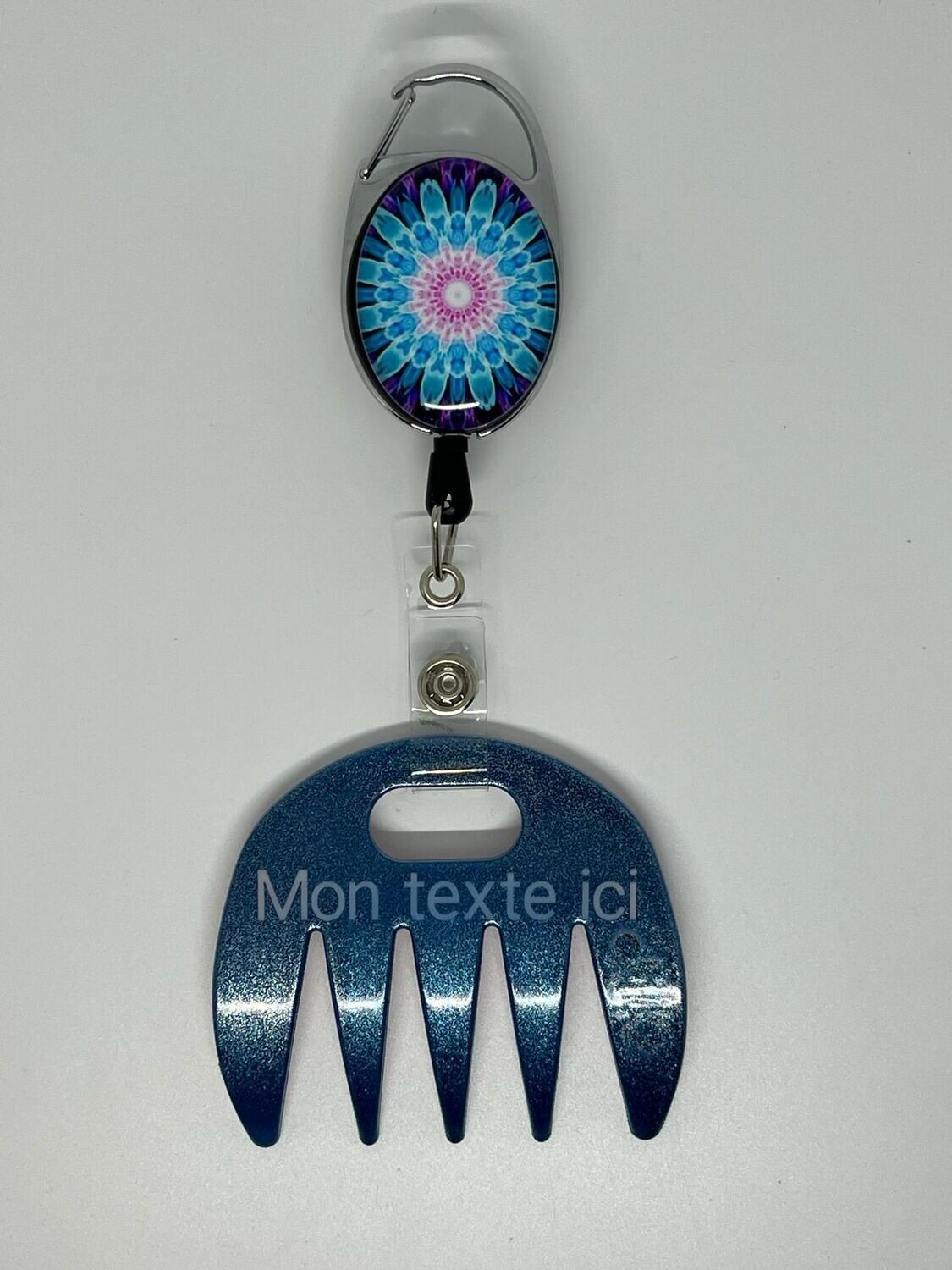 Grat-grat bleu pailleté personnalisé  - Clipper mandala bleu rose, dans son coffret cadeau.