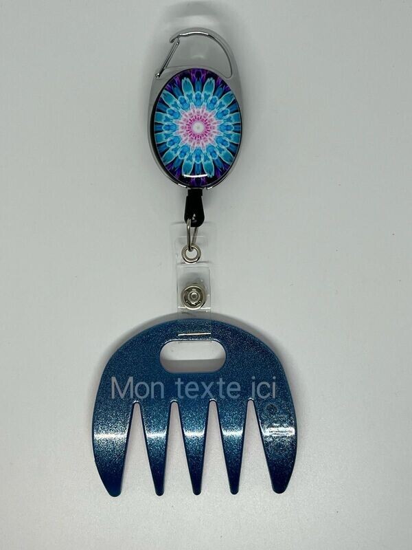 Grat-grat bleu pailleté personnalisé  - Clipper mandala bleu rose, dans son coffret cadeau.