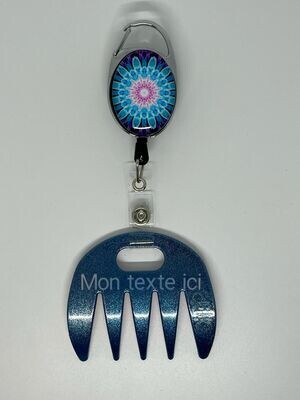 Grat-grat bleu pailleté personnalisé  - Clipper mandala bleu rose, dans son coffret cadeau.
