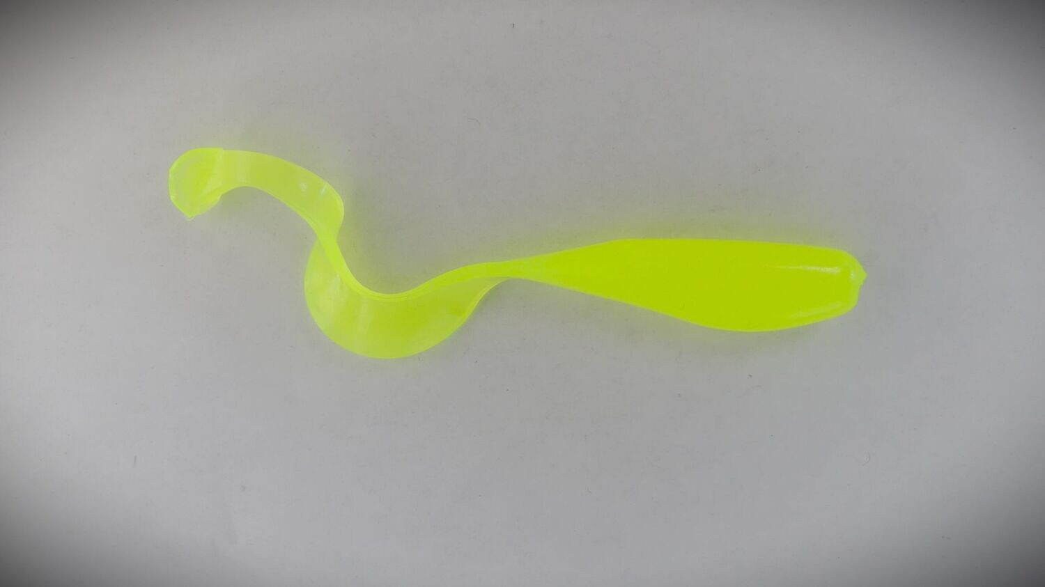 CHARTREUSE 3" CURLY TAIL (GLOW GREEN)