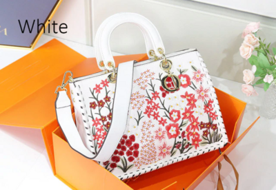 Large-capacity Saffiano Flowers Embroidery Decorated Ladies Handbags No Logo Weave Shopping Bag Shoulder Messenger Bag.