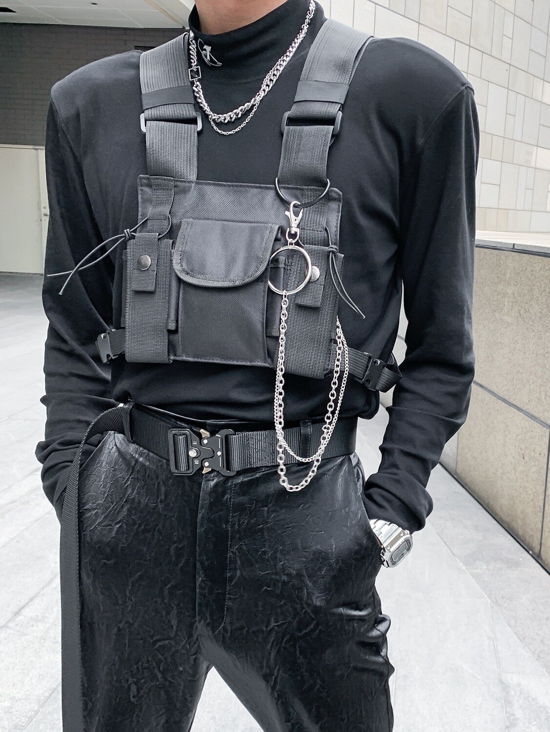 Tactical Carrier Style Vest With Chain