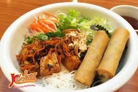 A19c: Bún chay chả giò (DE) – vegetarischer Reisnudelsalat mit Tofu und veg. Frühlingsrollen A19c: Bún chay chả giò (DE) – vegetarischer Reisnudelsalat mit Tofu und veg. Frühlingsrollen