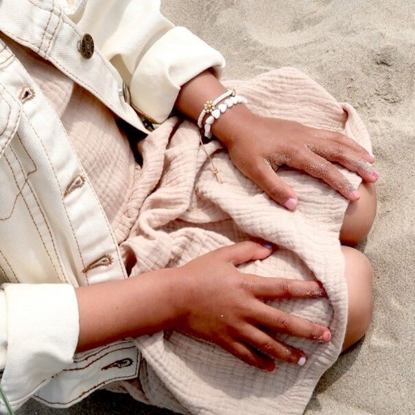 Loveissue Daisy Bracelet | Ivory, Nude 3
