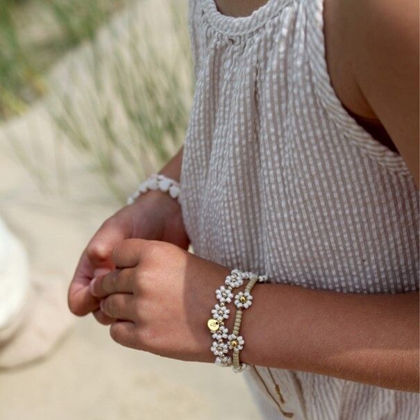Loveissue Daisy Bracelet | Nude, Ivory