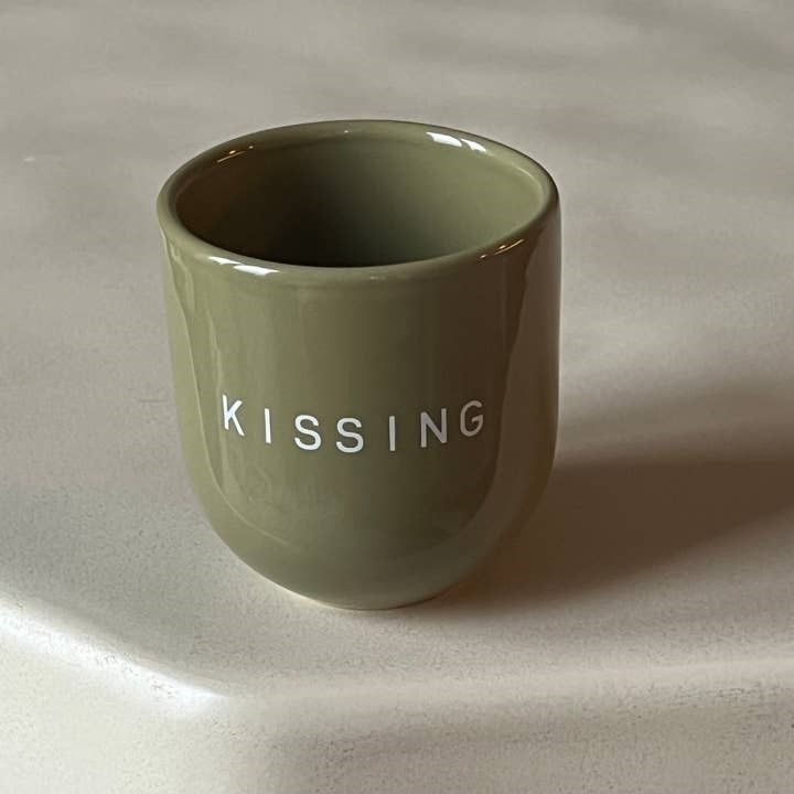Sisi mok, Kissing