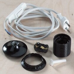 schwarze elektrische Normalfassung (E 27), Farbe Kabel: weiss