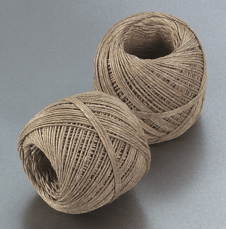 Flachsgarn zu je 100 g Flachsgarn zu je 100 g