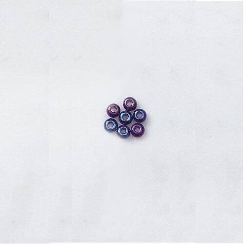 Tschechische Stickperlen Dose zu 100 g, 2,5 mm Ø irisierend blau / lila Tschechische Stickperlen Dose zu 100 g, 2,5 mm Ø irisierend blau / lila