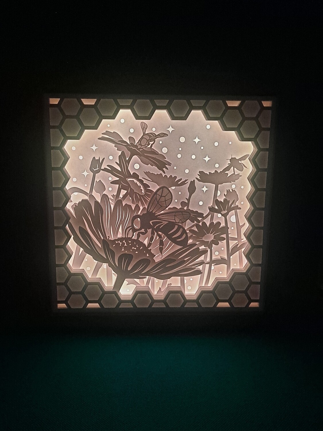 Honey Bee 9x9 inch lightbox
