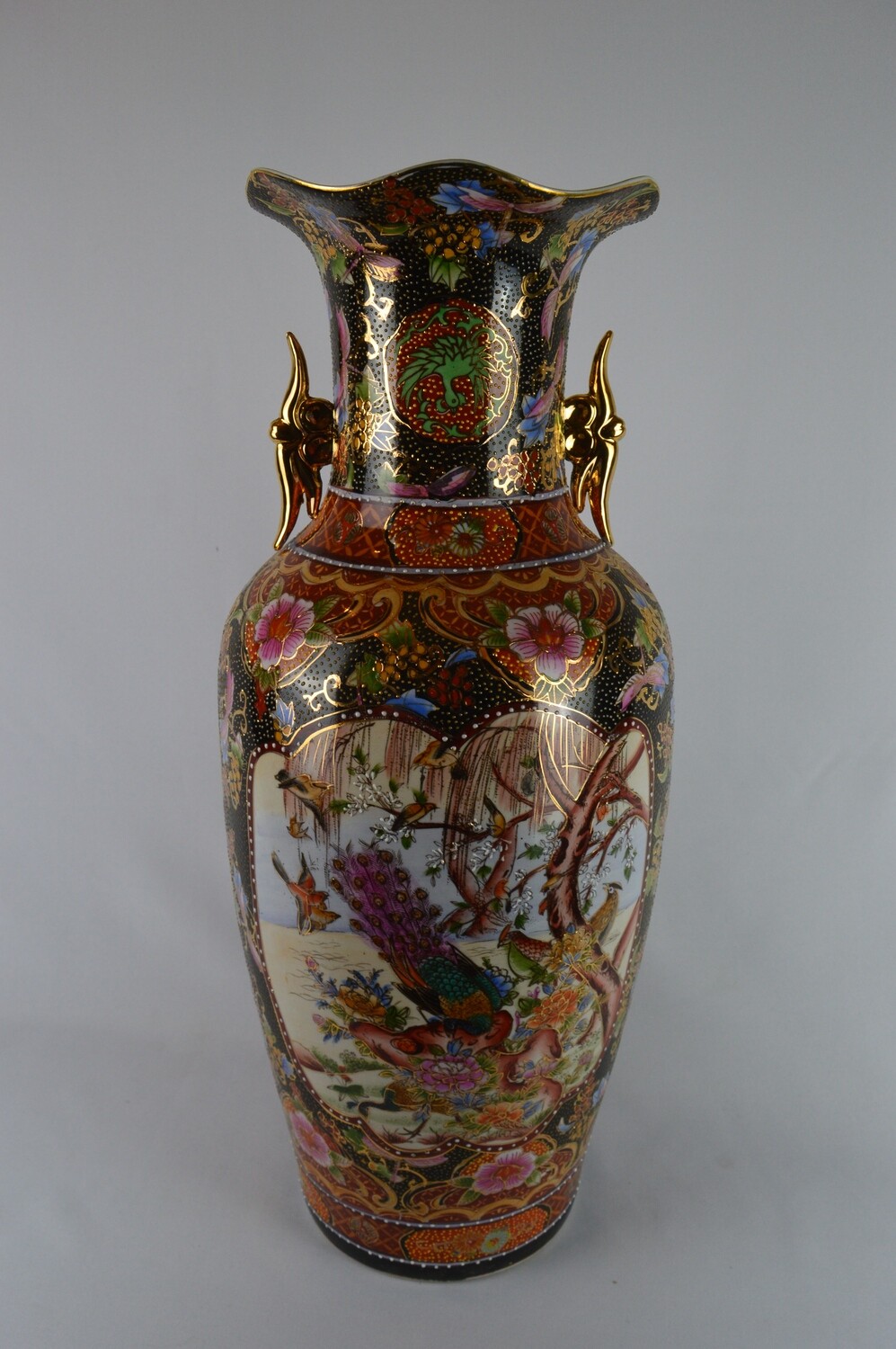 Rytietiško stiliaus vaza