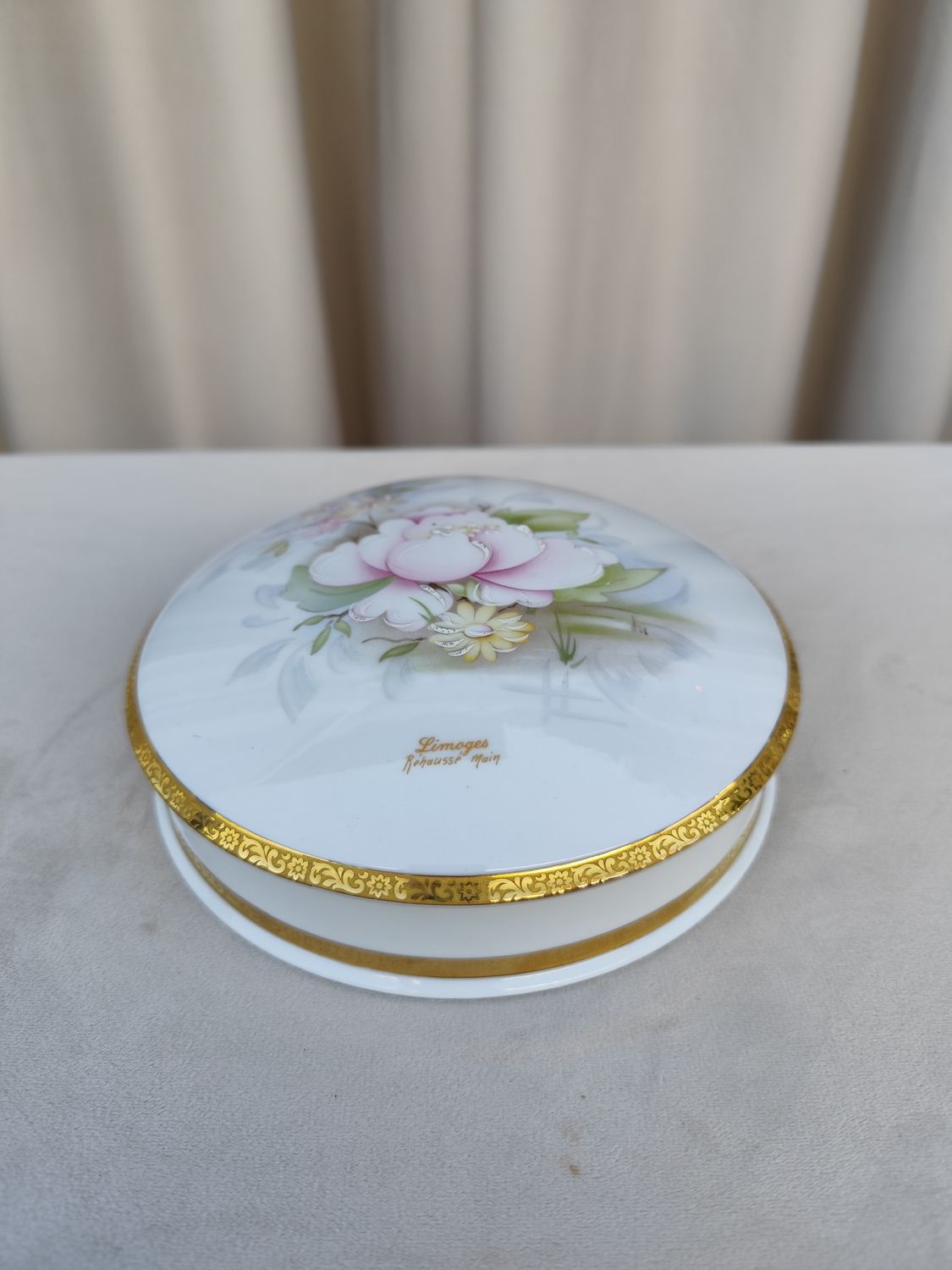 &quot;Limoges&quot; porcelianinė dėžutė