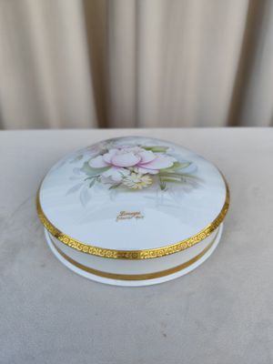 &quot;Limoges&quot; porcelianinė dėžutė
