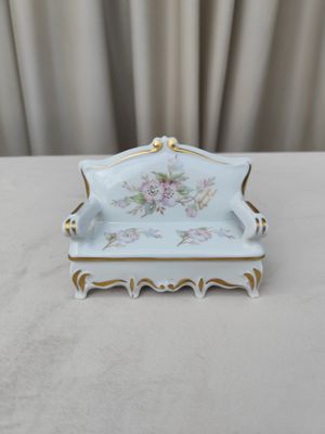 &quot;Limoges&quot; porcelianinė dėžutė