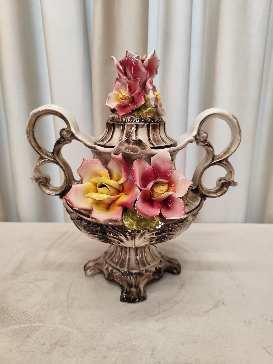 Itališkas &quot;Capodimonte&quot; indas