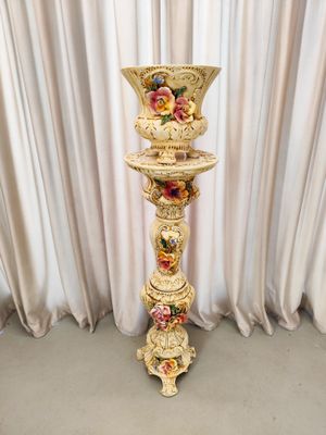 Itališkas &quot;Capodimonte&quot; vazonas su kolona