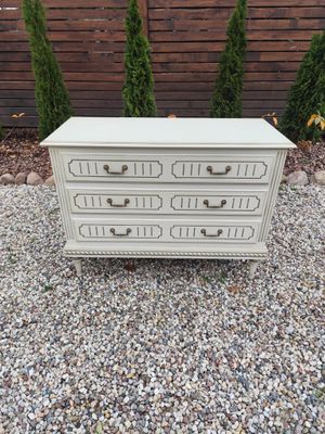 Komoda su stalčiais