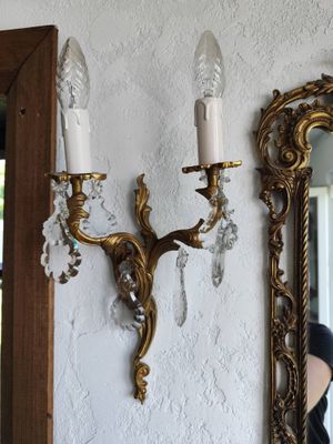 Sieniniai šviestuvai