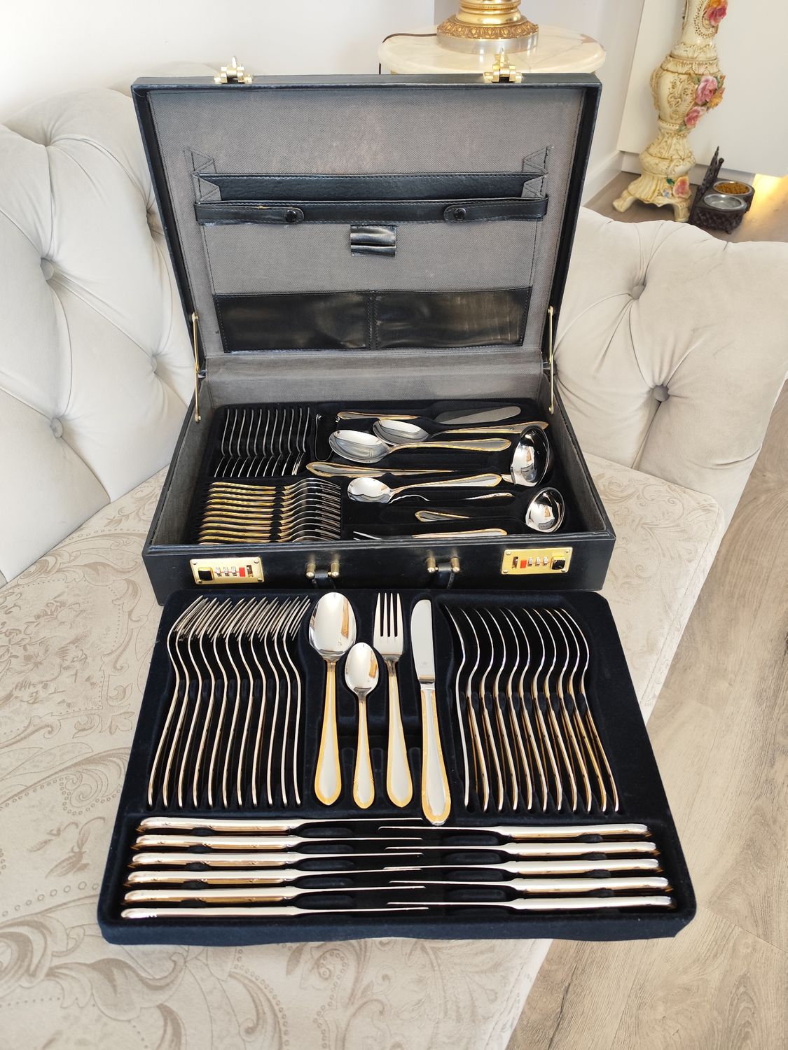 Paauksuoti stalo įrankiai 12-ai asmenų