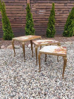 Trijų žalvarinių staliukų komplektas