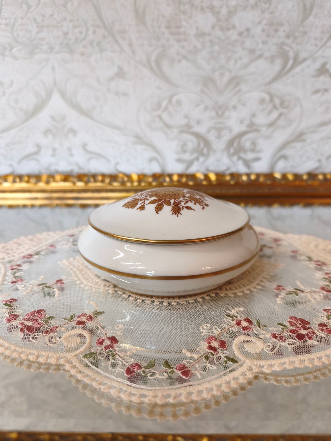 "Limoges" porceliano dėžutė