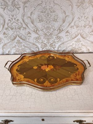 "Marquetry" technologija dekoruotas padėklas