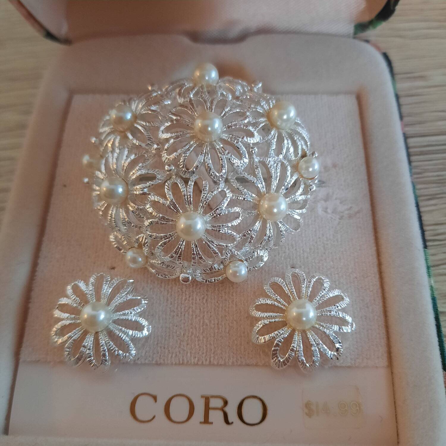 Coro's  pearl brooch and earrings set c.1960's