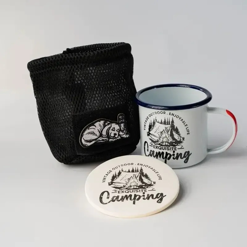 Emaille-Kaffeetasse mit Untersetzer