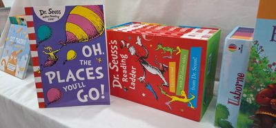 Dr. Seusss Reading Ladder : A Perfect Collection Of Classic Stories; To Help Young Children Learn