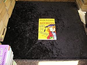 Goes To College ( Judy Moody-8)
