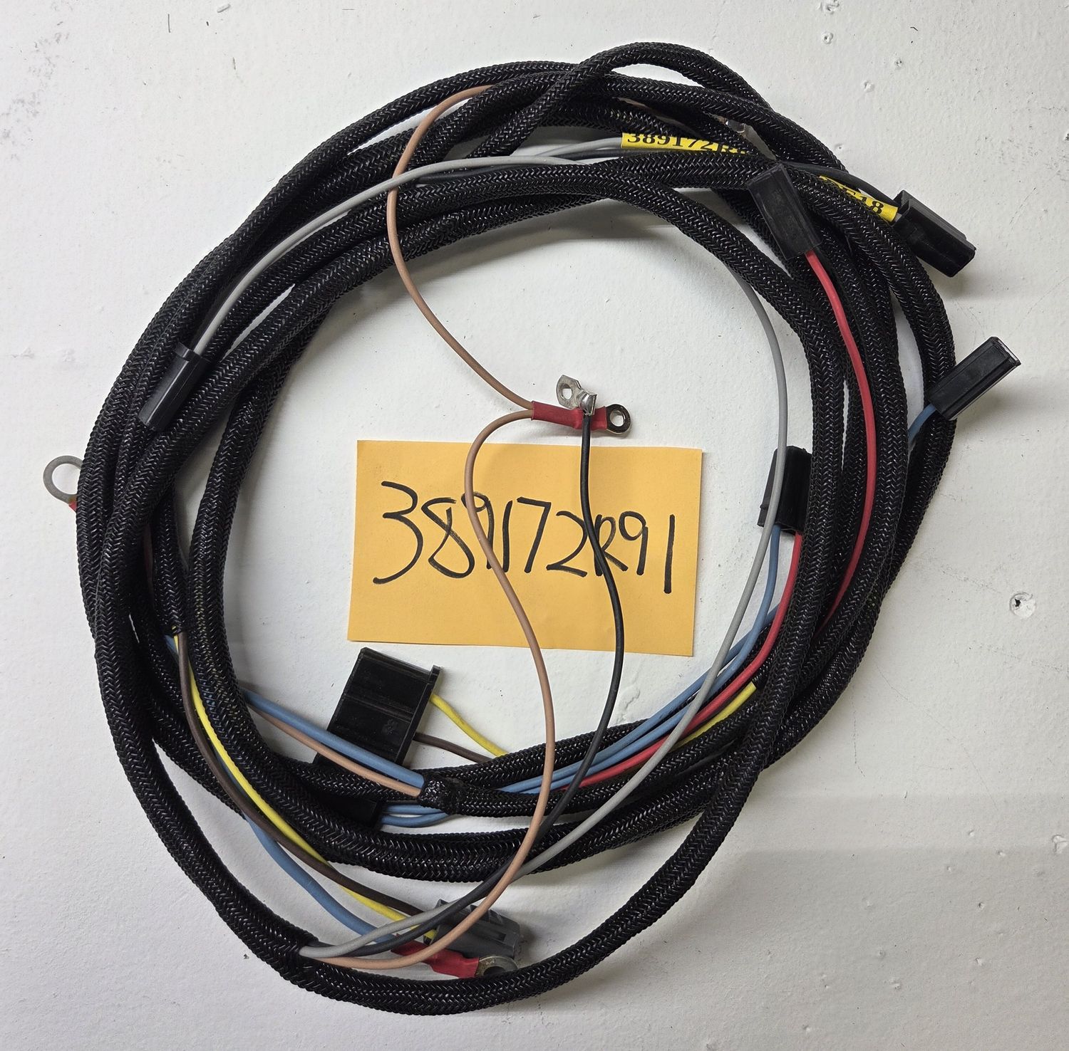 389172R91 - Harness Main Front with Alternator, Serial # 16268 & Below 389172R91 - Harness Main Front with Alternator, Serial # 16268 & Below