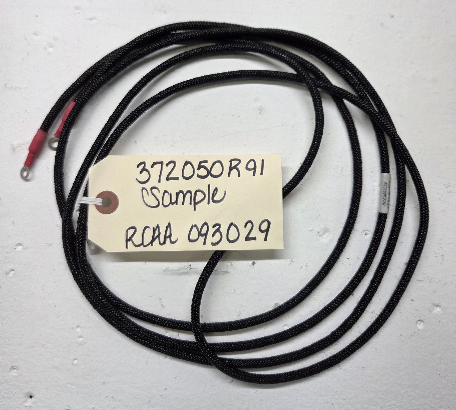 372050R91 - Cable Horn Switch to Horn, Serial # 501-2667 372050R91 - Cable Horn Switch to Horn, Serial # 501-2667
