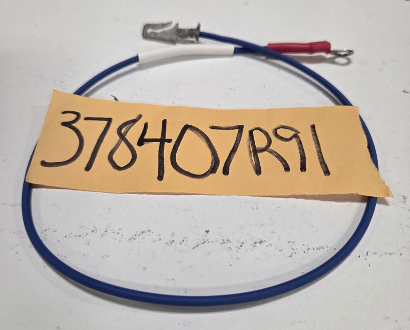 378407R91 - Cable Assembly Fuel Gauge Sending Unit to Multiple Connector